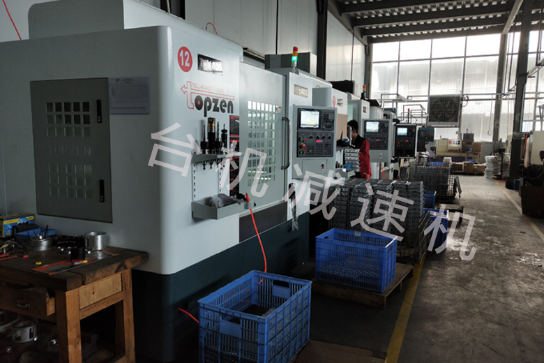 平行軸齒輪減速機制作廠-定時反饋進度，準時交貨
